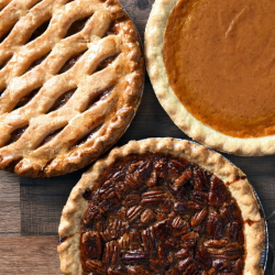 Example of apple, pecan and pumpkin pies.